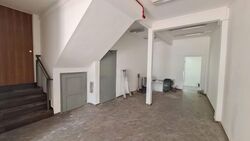 Sims Avenue (D14), Shop House #575673581